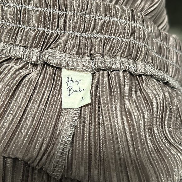 🟣 Hey Babe Pleated Satin Set - Picture 3 of 4